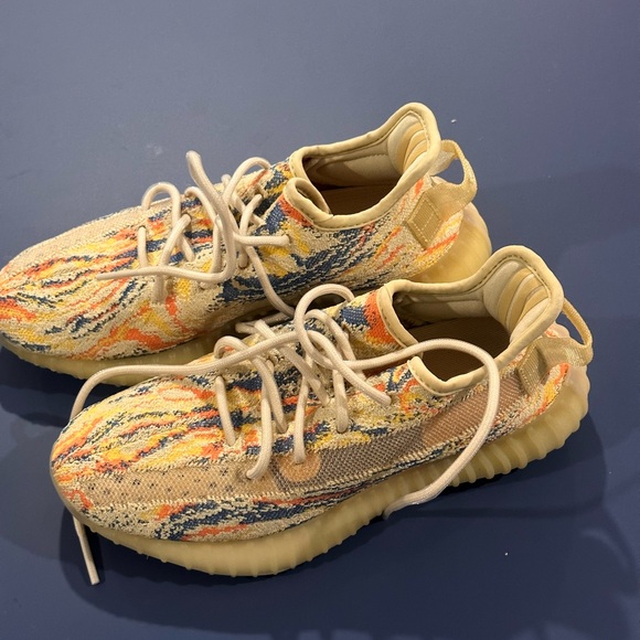 Yezzy - Picture 2 of 4